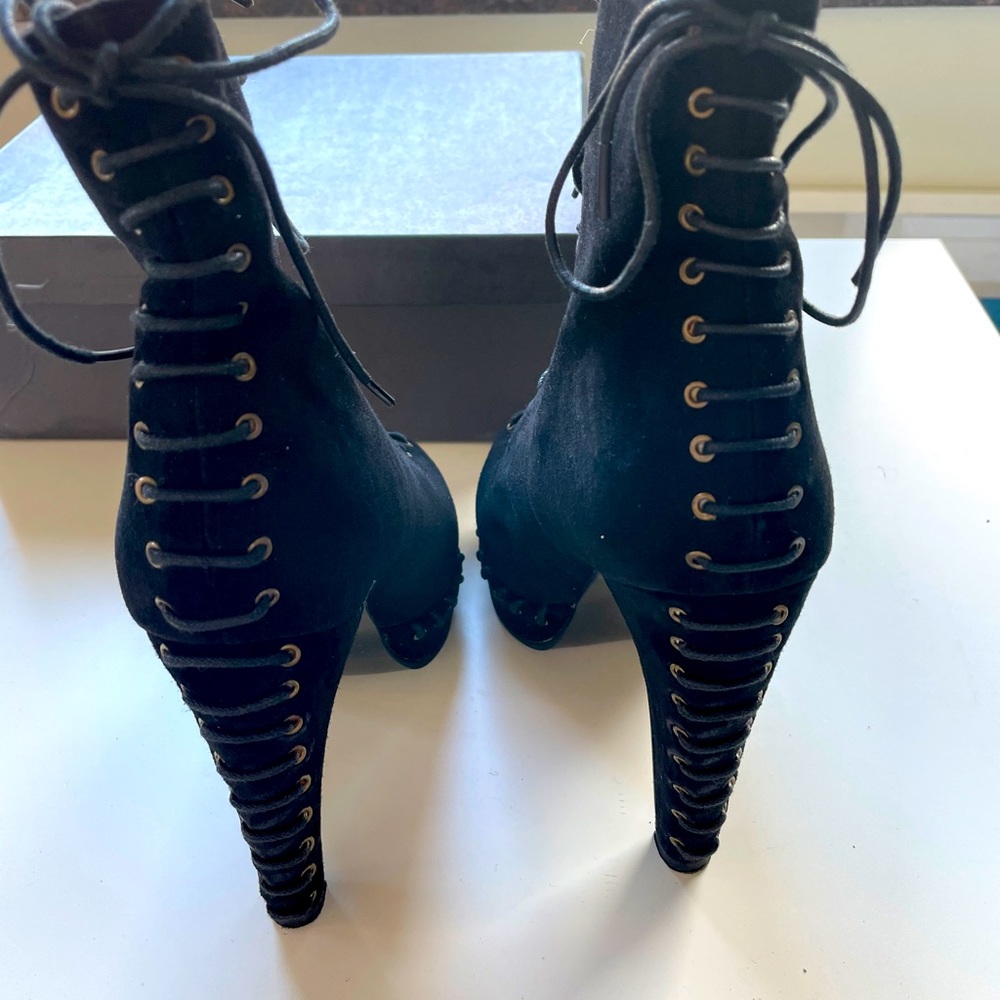 Woman Shoes